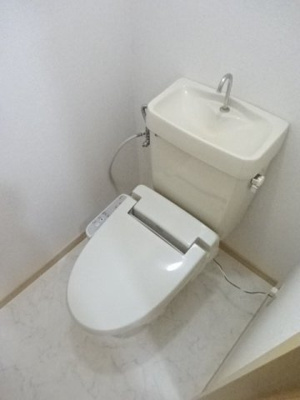 【トイレ】 | エルディム岡田 | ゆったりとした空間のトイレです