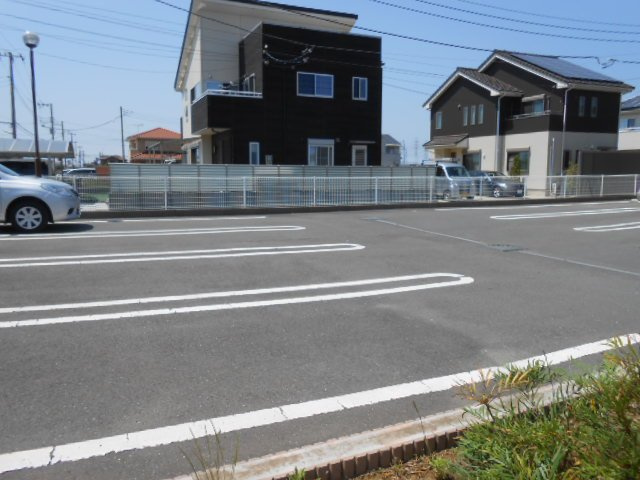 ヴィラ　サンライズ　ドリームⅢの駐車場|駐車場に車を止められます