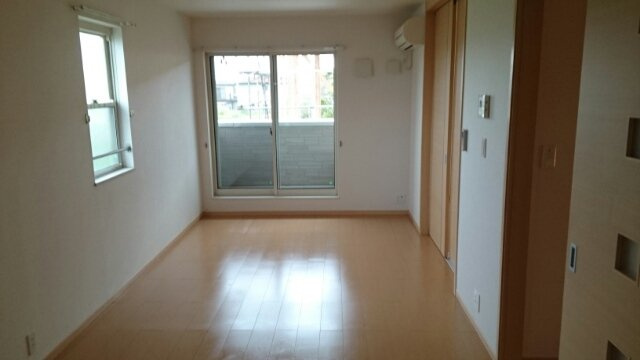 ヴィラ　サンライズ　ドリームⅢの居間・リビング|ゆったり過ごせる居間です