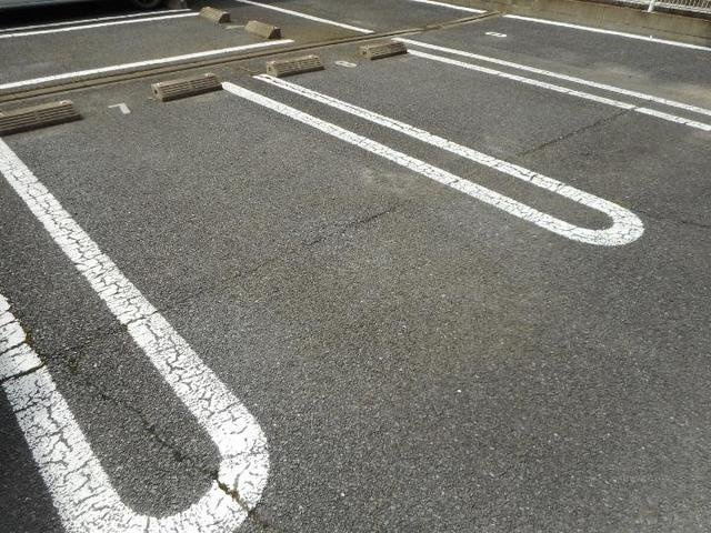 ブリズⅣの駐車場|駐車場完備です
