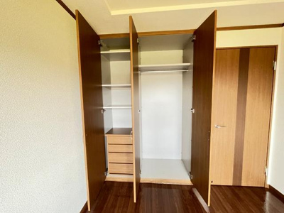 【収納】 | スカイヴァレィＡ | 南側洋室クローゼット