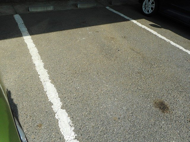 カーサ・ハル美の駐車場|駐車場完備です