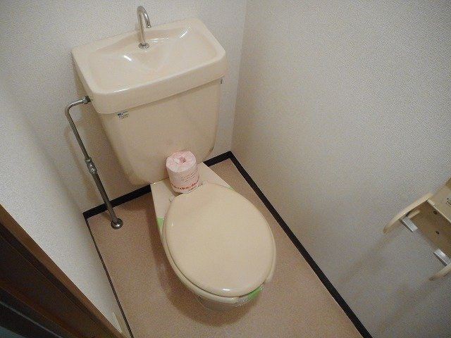 カーサ・ハル美のトイレ|落ち着いたトイレです