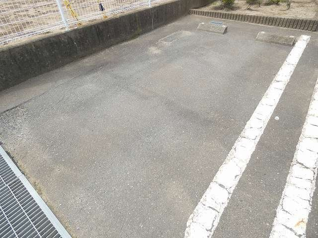 ピュアハウスⅠの駐車場|カースペースがあります