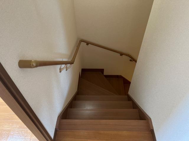 ＳＫＹ　ＬＡＲＫの内装|階段