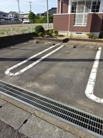 ピュアハウスⅡの駐車場|駐車場があります