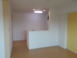 ミッド　ヴィラⅡの居間・リビング|ゆったり過ごせるリビングです