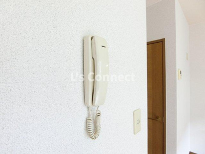 【セキュリティ】 | スプリングガーデンＢ | インターホンで来客の確認ができます。