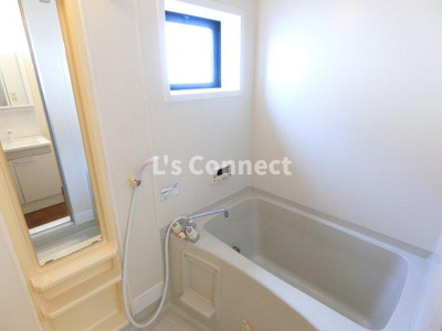 【浴室】 | スプリングガーデンＢ | 追焚き機能付きのお風呂。