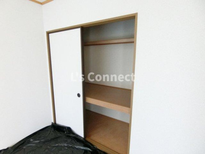 【設備】 | スプリングガーデンＢ | 和室には１間の押入があります。