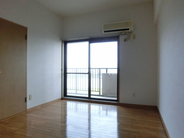 メゾン原Ⅱの居間・リビング|現況を優先します。同タイプの別室になります