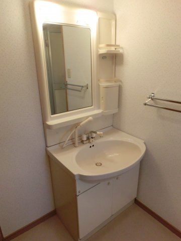 メゾン原Ⅱの洗面所|現況を優先します。同タイプの別室になります