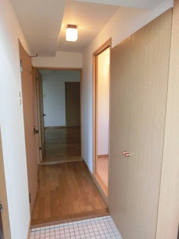 メゾン原Ⅱの玄関|現況を優先します。同タイプの別室になります