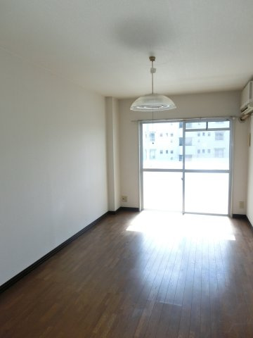 北原ハイツの居間・リビング