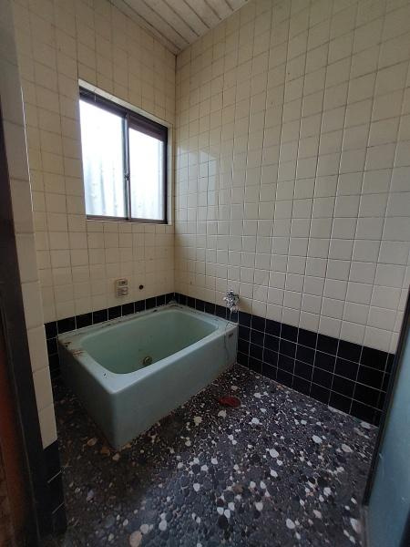 紀の川市杉原　中古戸建の浴室