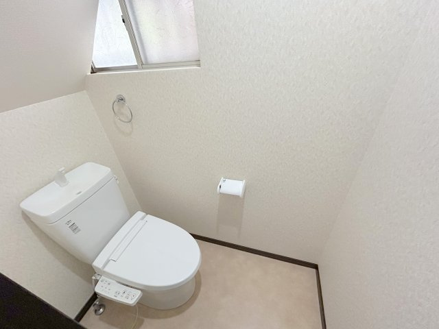 俵口町戸建てのトイレ