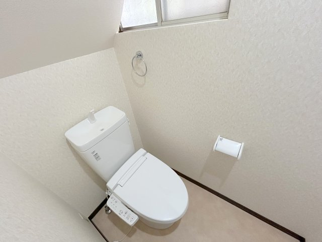 俵口町戸建てのトイレ