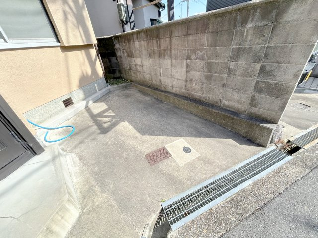 俵口町戸建ての駐車場