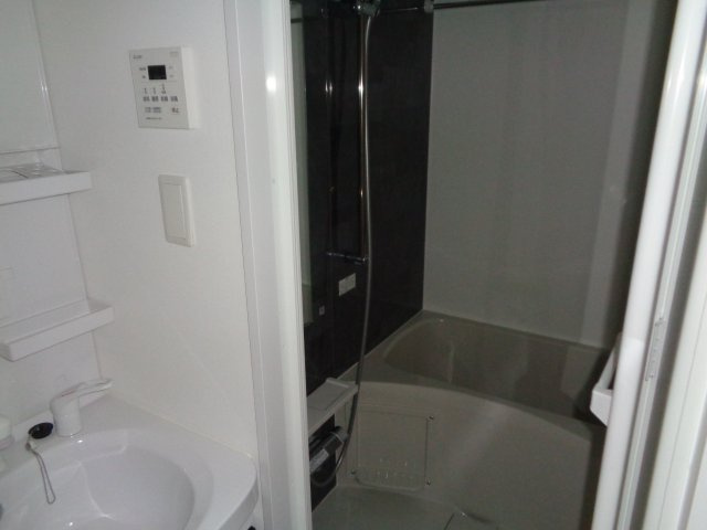 レーヴメゾン尼崎昭和通の浴室|ゆったり過ごせるお風呂です