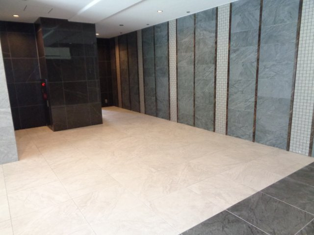 レーヴメゾン尼崎昭和通のロビー|毎日通るロビーはこのようになっています