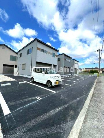 アレーズ宮の駐車場