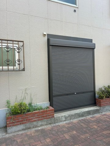 【その他】 | フラッツ千葉 | 裏入口　シャッター交換　軽いです