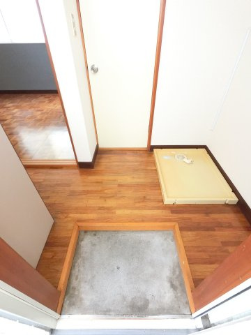 コーポカワノの玄関