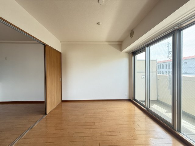 【洋室】 | ラ・フォーレ放出