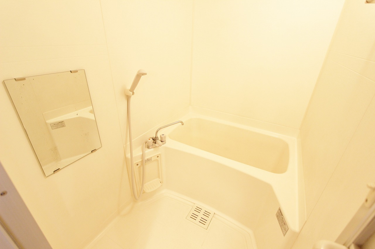 ポートシティ高木の浴室|※別部屋のお写真で、現況優先と致します。