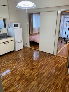 東町ペアシティ（マンスリー）の居間・リビング