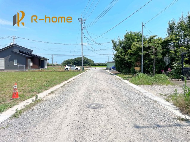 ひたちなか市馬渡16期　新築戸建て　1号棟の前面道路含む現地写真|周辺環境も併せて案内致します♪
閑静な住宅地で笑顔あふれる新生活！
ぜひ現地へお越しください♪