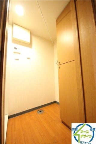 ウエストクイ－ンズの洗面所|※類似部屋