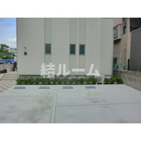 北区堀船２丁目のアパートの駐車場