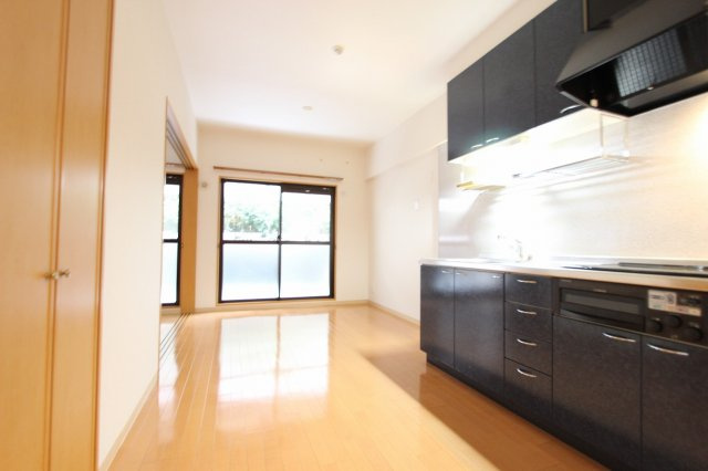 ルーチェ（ＬＵＣＥ）の居間・リビング|こちらの居間で趣味の時間をお楽しみください