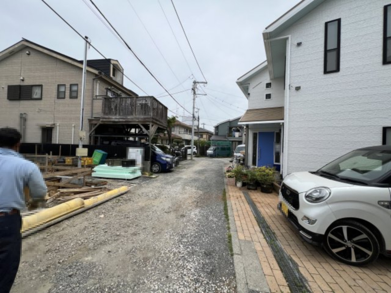 海まで徒歩12分！3階建ての海近住宅の前面道路含む現地写真