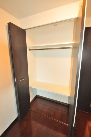 大阪市都島区中野町１丁目の賃貸マンションの収納