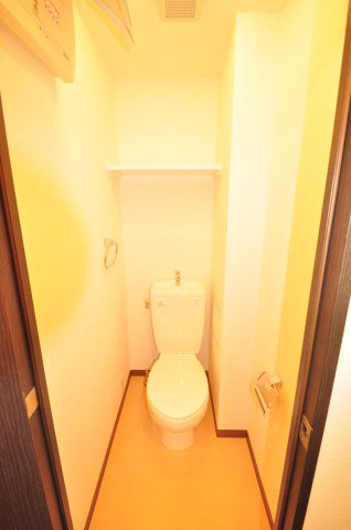 大阪市都島区中野町１丁目の賃貸マンションのトイレ