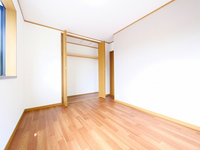 大和郡山市矢田町　戸建ての寝室|落ち着いて過ごせるお部屋なので、寝室にいかがでしょうか