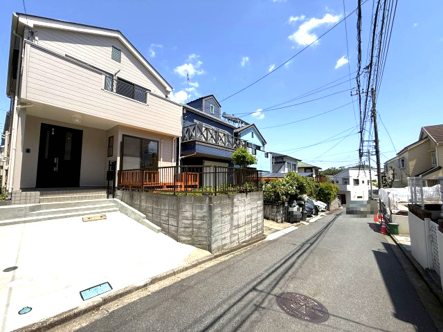 閑静な住宅街　「葉桜」分譲地内の前面道路含む現地写真|前面道路
