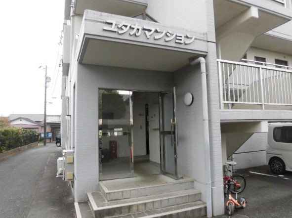 浜松市中央区豊町の中古マンションのエントランス