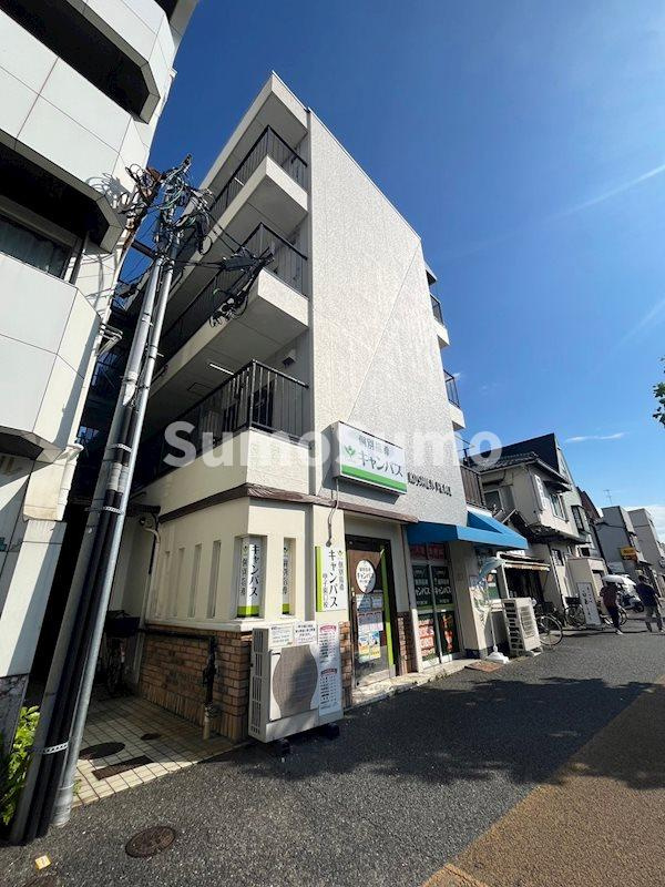 甲子園ピースの外観