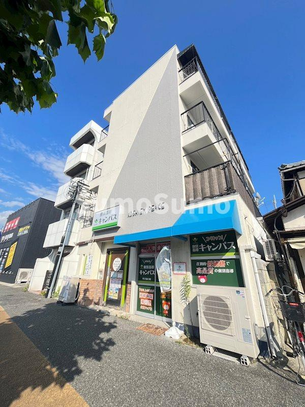 甲子園ピースの外観