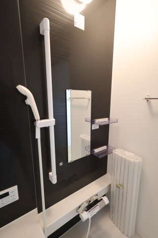 【浴室】 | 《仲介手数料無料》練馬区大泉町２丁目29-26(5号棟)新築一戸建てクレイドルガーデン | 撮影日 2025年9月13日 14:30 晴れ