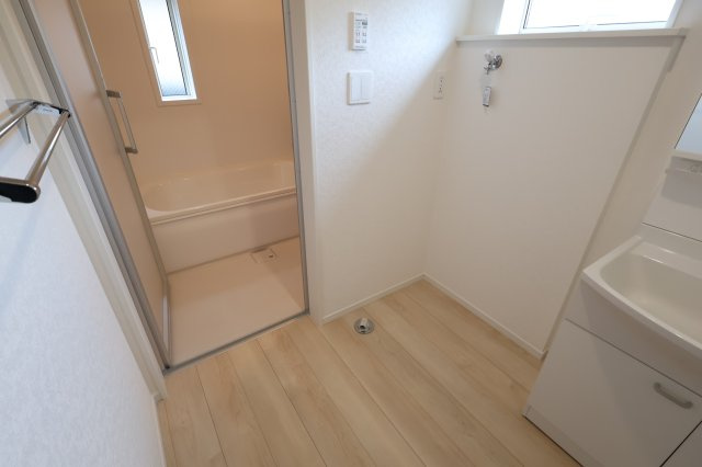 【ランドリースペース】 | 《仲介手数料無料》練馬区大泉町２丁目29-26(5号棟)新築一戸建てクレイドルガーデン | 撮影日 2025年9月13日 14:30 晴れ