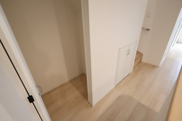 【収納】 | 《仲介手数料無料》練馬区大泉町２丁目29-26(5号棟)新築一戸建てクレイドルガーデン | 撮影日 2025年9月13日 14:30 晴れ