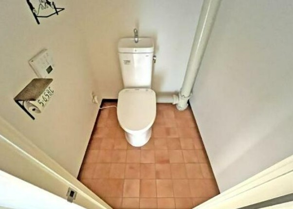 【中古マンション】かわつるグリーンタウン新鶴18号棟のトイレ|シンプルなトイレスペースです☆