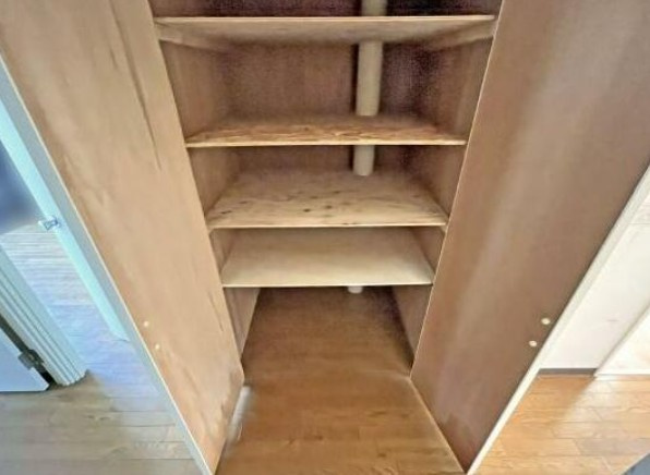 【中古マンション】かわつるグリーンタウン新鶴18号棟の収納|大きなスペースがあり、収納には困りません