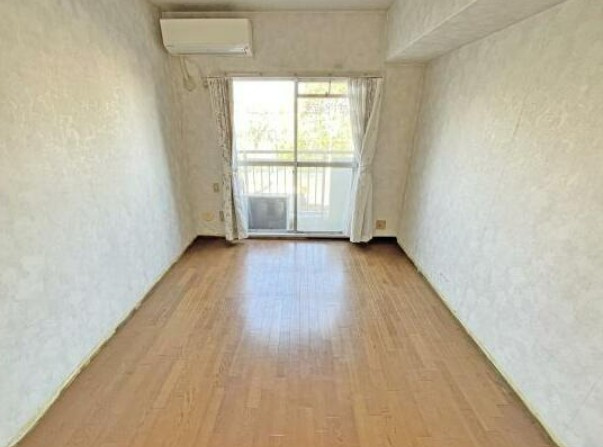 【中古マンション】かわつるグリーンタウン新鶴18号棟の洋室|6帖洋室です！