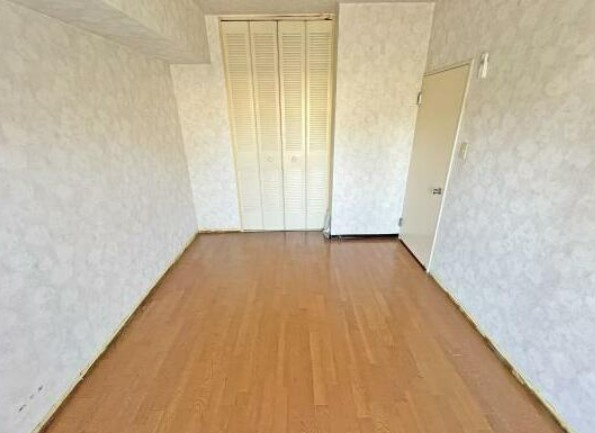 【中古マンション】かわつるグリーンタウン新鶴18号棟の洋室|同じく6帖の洋室です☆