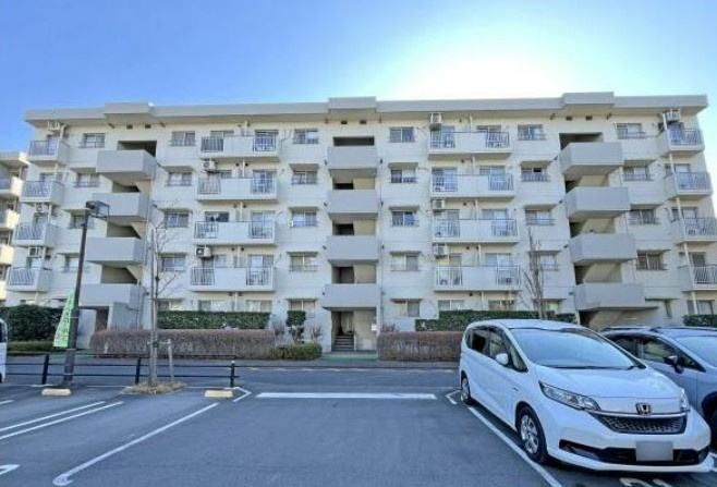 【中古マンション】かわつるグリーンタウン新鶴18号棟の外観|商業施設多数点在で便利な立地です☆